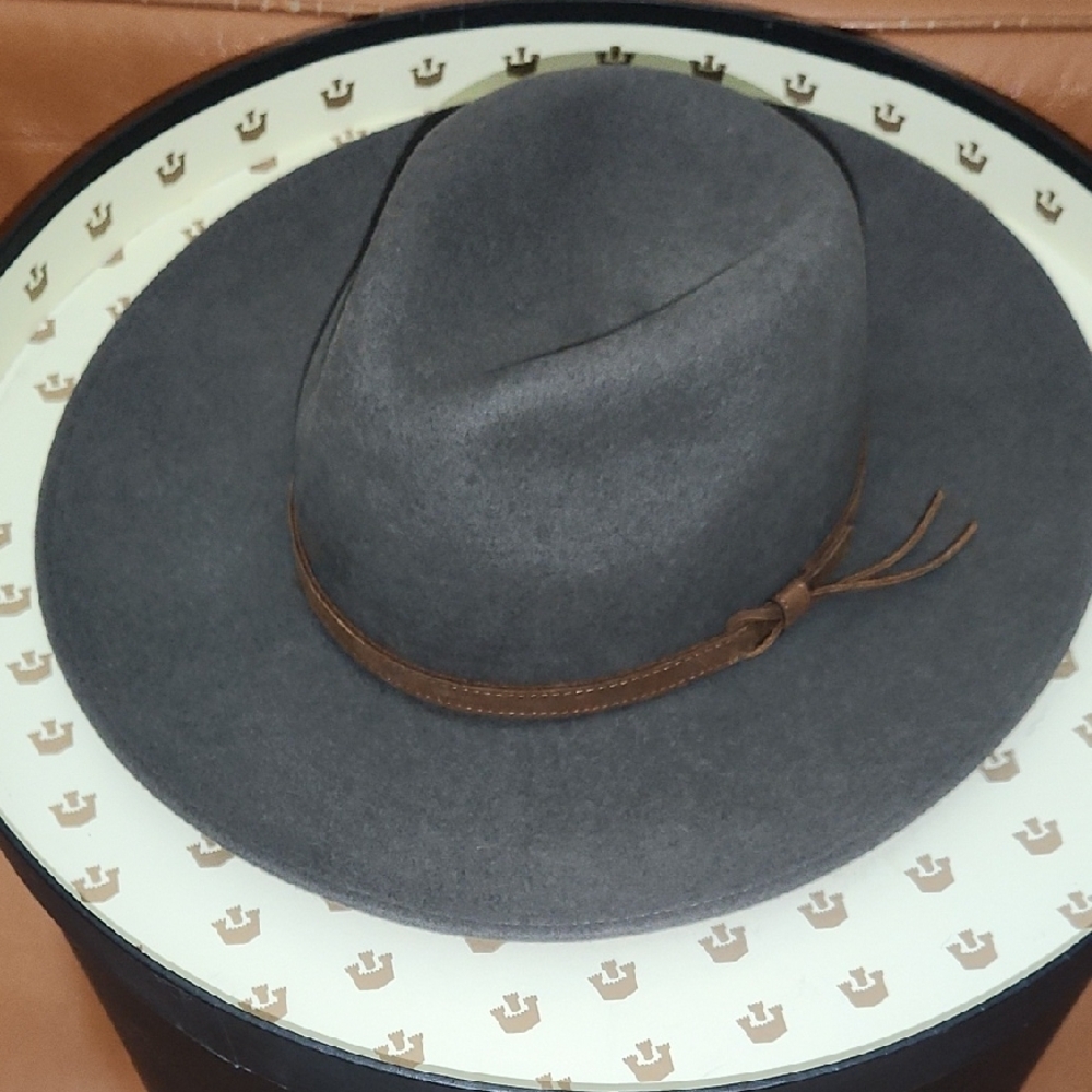 Goorin Bros. Dark Gray Hat with Brown Band